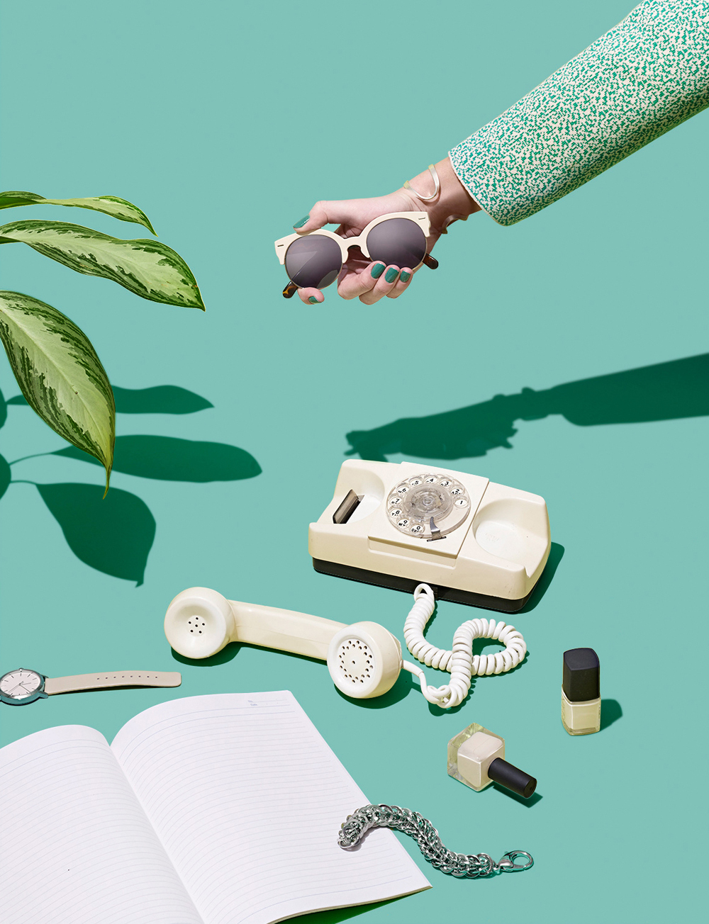 bde_phone_teal